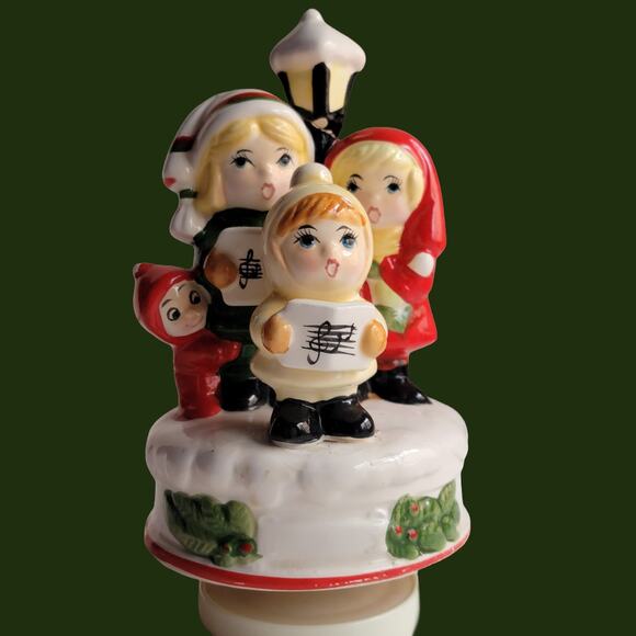 Vintage 1984 Brinn's Ceramic Christmas Carolers Music Box, Plays "Silent Night" - Picture 2 of 6